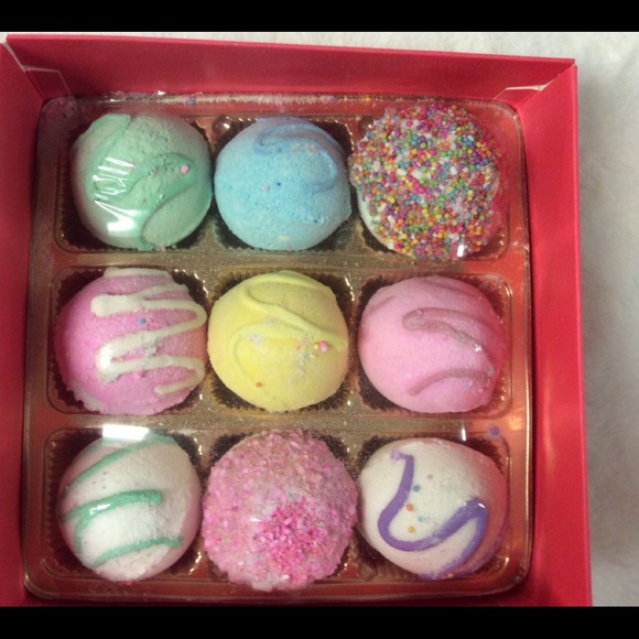 Fizz And Bubble Set Of Artisan Fizzy Bath Truffles - Picture 5 of 5